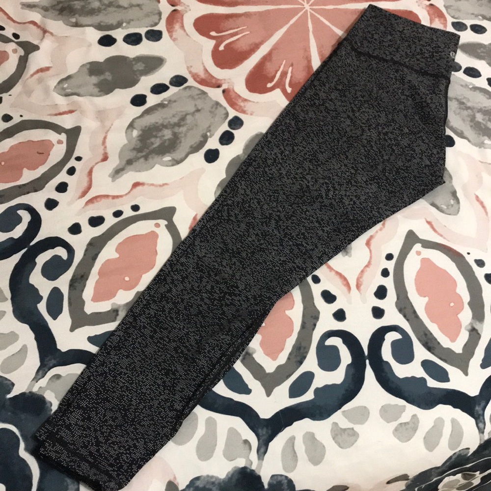 RARE Lululemon HR Wunder Unders! 🍋